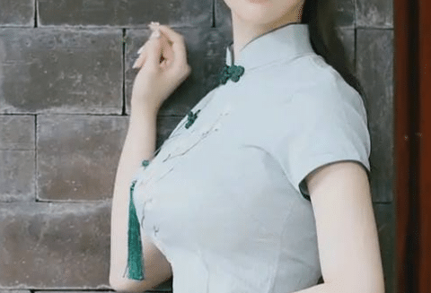 隆胸