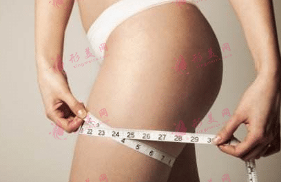 大腿吸脂后为什么会凹凸不平？可以修复吗？
