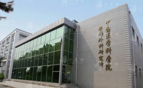 北京八大鼻修复价格，谢洋春、刘暾、王欢等医生信息介绍