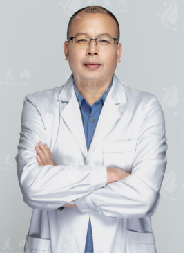 成都西区邓东伟做隆鼻多少钱？医生水平揭秘！