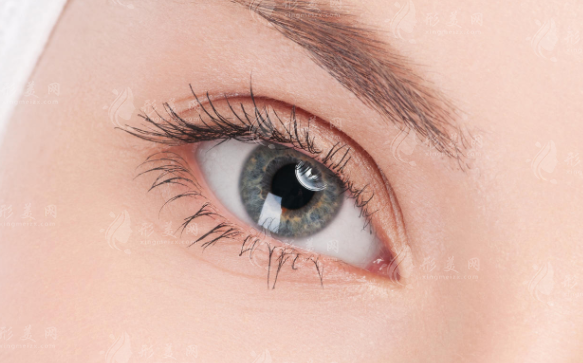 眼睑下垂修复手术费用及其影响因素