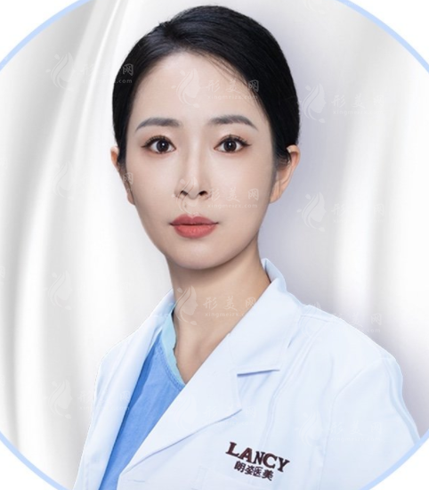 王小彦双眼皮2026价格表：埋线/切开/修复多少钱