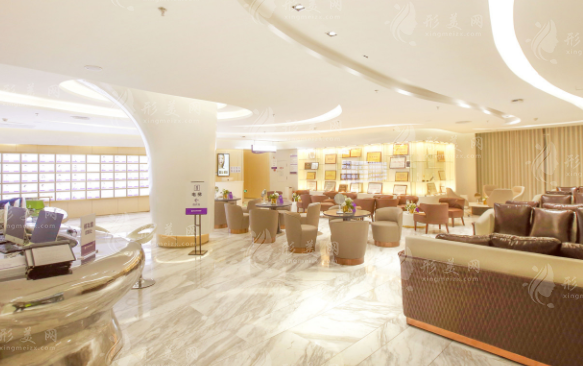 重庆华美曹勇乳房再造：德国海归技术派，价格更透明