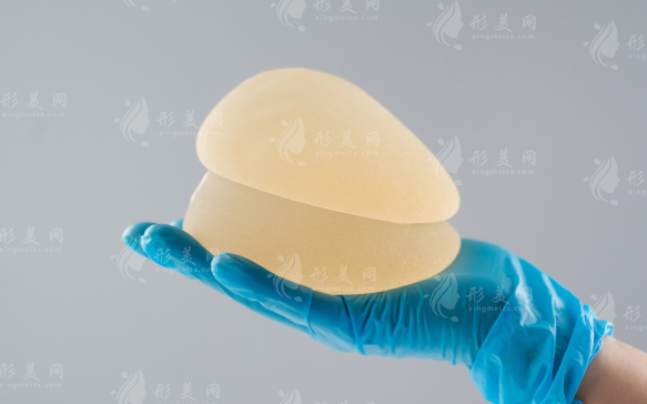 傲诺拉星熠光面285cc真实测评：手感软糯还不跑杯，值不值得冲?