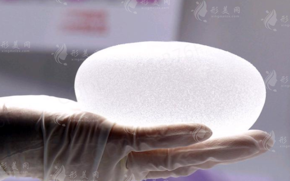 假体隆胸植入层次怎么选?胸大肌下乳腺下对比恢复快 假体隆胸植入层次怎么选?胸大肌下乳腺下对比恢复快