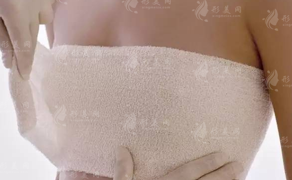 成都隆胸哪家好？美莱熊猛vs后美薛瑞，丰胸技术审美双在线
