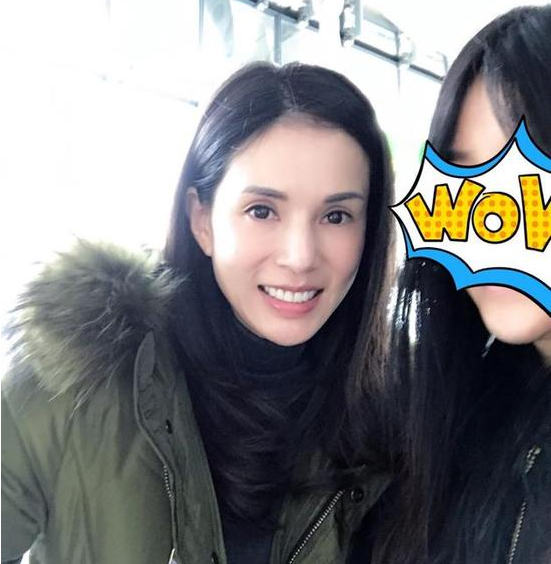李若彤美颜不变 被赞＂永远的小龙女＂ 天然脸跟